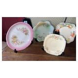2 miscellaneous decorative plates with stands and