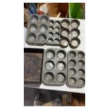 Miscellaneous cupcake, cake and more baking pans
