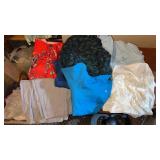 Bag of miscellaneous womanï¿½s tops and 1 pair of