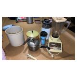 Miscellaneous lot of kitchen items