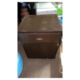 Small wood cabinet on rollers 27ï¿½x22ï¿½x20ï¿½