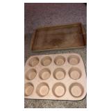 Pampered chef, cookie sheet and muffin pan