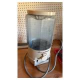 Cat Petfeeder does not have dish