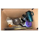 Box of miscellaneous kitchen items