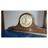Plymouth desk/mantel clock  no key
