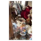 Large shelf lot of Boyd bears and more