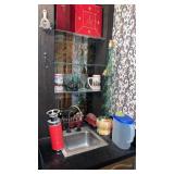 Empty liquor bottle , Budweiser steins , thirst