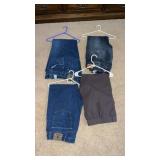 2 Mens 40/29 wrangler jeans , 38/30 Izod jeans