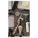 Kitchen Utensils, Spatula, Pie Slicer, Can