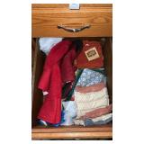 Drawer of Hot Pads/Oven Mitts