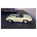 ERTL 1967 Chevrolet corvette 1:18 scale diecast