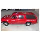 1993 suburban diecast car 1/24 scale