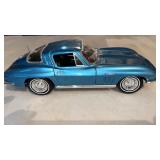 MAISTO 1965 Chevy Corvette diecast car 1/18 scale