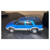 1996 blue Chevy blazer with roof rack  needs 2 AA