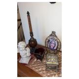 Group of decorative accent pieces