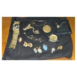 Gold tone womenï¿½s jewelry