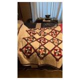 Pinwheel Style Quilt approx 80ï¿½ x 92ï¿½
