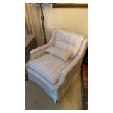 Pair of vintage swivel lounge chairs 30ï¿½x30ï¿½x29ï¿½