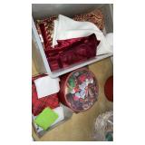 Tub Homiday Table Cloths, Stockings Santaï¿½s &