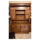 Nice mid-century Heywood Wakefield china hutch 78