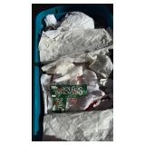 - tote with lid and Christmas decorations/