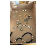 Miscellaneous womenï¿½s clip earrings, bracelet,