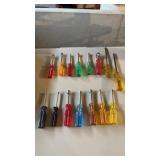 19 Nut/Bolt Drivers/Screwdrivers
