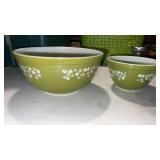 Pyrex mixing bowls in the spring blossom, green