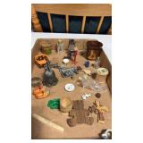 Miscellaneous knickknacks