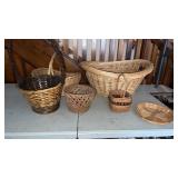 6 Wicker Items, Basket, Tray