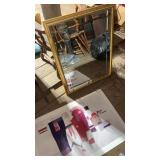 Hanging mirror and picture this item is in the