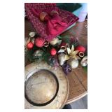 2 platters , table decoration and more