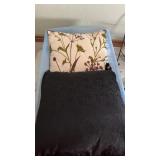 Lot of throw/couch pillows