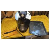 Keurig coffee maker  untested and pan