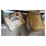 Bag of king sheets ? And bag with king comforter