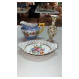 Miscellaneous porcelain dishes and vase.