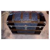 Large trunk  33 x 18 x  22ï¿½