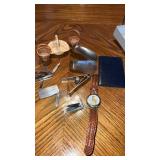 Miscellaneous group of giraffe watch, clippers