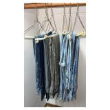 Menï¿½s jeans  New Levis  33/32.  New  lees 33/32