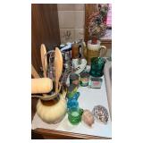 Miscellaneous home decorations / kitchen items