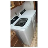 Frigidaire Washer & Dryer Set ,  Maxfill Washer ,