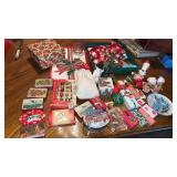Miscellaneous vintage Christmas ornaments and