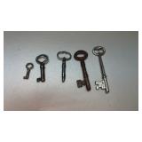 Group of 5 skeleton keys