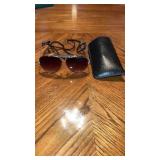 Aviator sunglasses with case