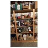 Contents of shelves from post to post: vases,