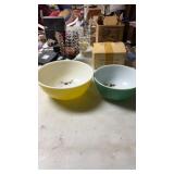 2 Pyrex bowls