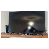 Vizio 39ï¿½ approximately Flatscreen TV with legï¿½s