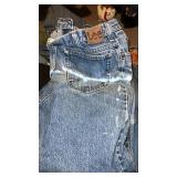 Miscellaneous menï¿½s jeans size  32/34 X 36