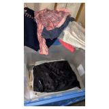 Womanï¿½s size M/L  tops and pants  with tote