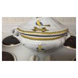 Soup tureen